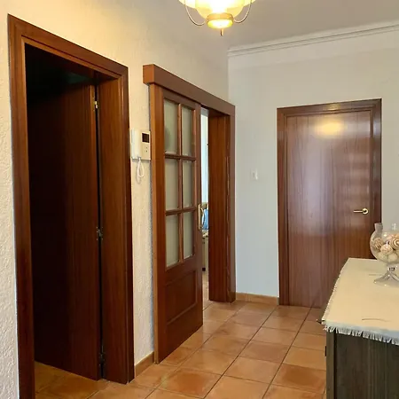 House In Roses With Waterfront Views Σπίτι διακοπών *