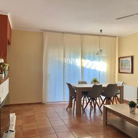 House In Roses With Waterfront Views Σπίτι διακοπών Montjoi