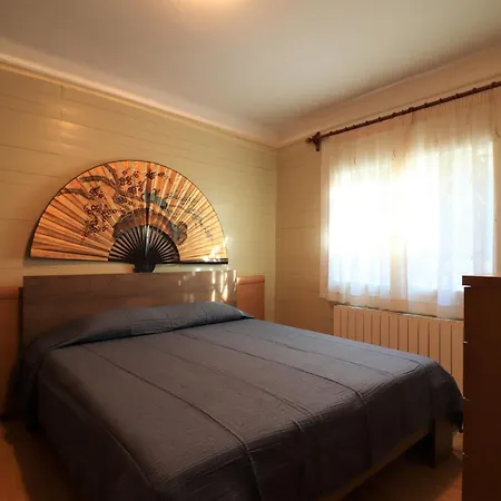 Σπίτι διακοπών House In Roses With Waterfront Views Montjoi