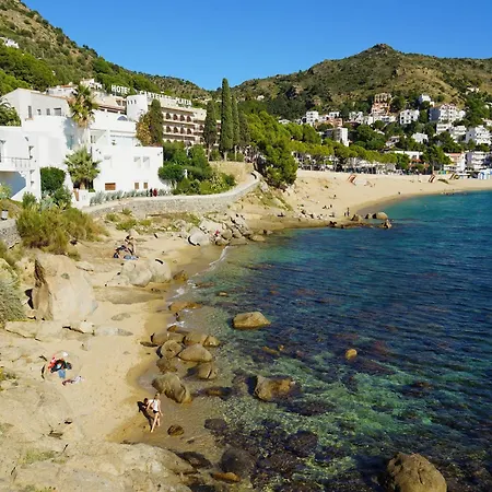 House In Roses With Waterfront Views Σπίτι διακοπών