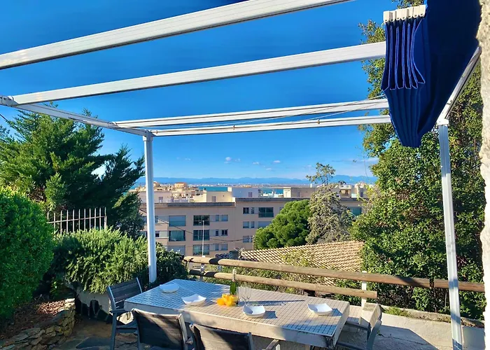 Casa vacanze House In Roses With Waterfront Views Montjoi