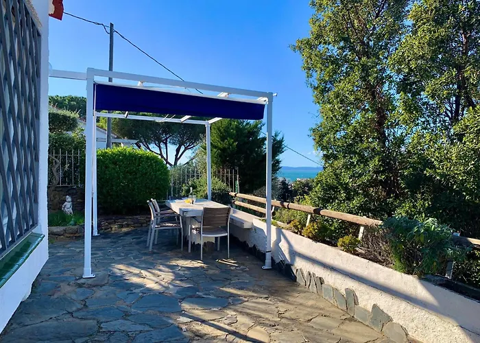 Casa vacanze House In Roses With Waterfront Views Montjoi
